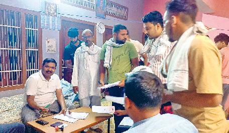 नायब तहसीलदार ने सुनी समस्याएं