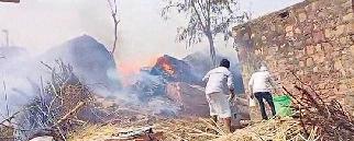 जलमहल के पास ईंधन में लगी आग