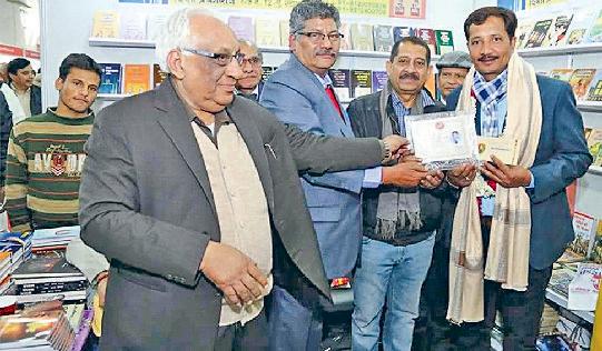 लोक साहित्य की वाचन परंपरा का खास महत्व : रविन्द्र रवि