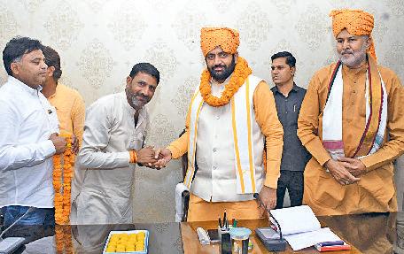 विवेक यादव बने जिला कष्ट निवारण समिति के सदस्य, सीएम से की मुलाकात