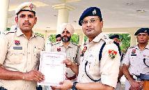 9 पुलिस जवानों को किया सम्मानित