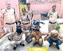 छीना झपटी गिरोह के खरीददार सुनार सहित 3 युवक गिरफ्तार
