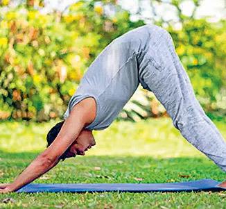 गर्मी के मौसम में लाभकारी अधोमुखश्वानासन