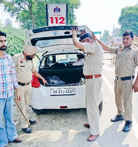 सड़क सुरक्षा नियमों का उल्लंघन करने वालों पर पुलिस ने कसा शिकंजा, 70 बुलेट के काटे चालान