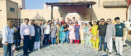 कच्ची हवेली में जुटे लोग वरिष्ठ नागरिकों ने लिया आनंद