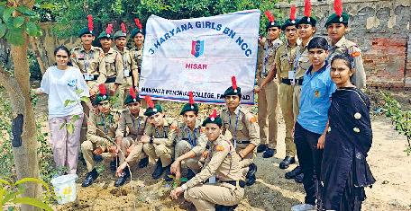 अभियान ‘एक पेड़ मां के नाम’ एनसीसी कैडेट्स ने किया पौधरोपण