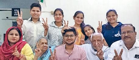 टोहाना के हिमांशु की आईआईटी एडवांस में 9408वीं रैंक, अब इलेक्ट्रॉनिक्स इंजीनियरिंग में करेंगे पढ़ाई