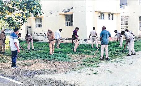 स्वच्छ वातावरण में होता ईश्वर का वासः एसपी