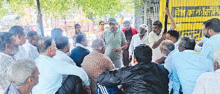 जिला पुलिस की नशामुक्ति टीम पहुंची टोहाना, सात पीड़ितों को मिला उपचार