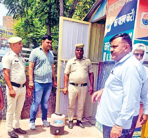 पुलिस कर्मियों और आमजन की सुविधा के लिए एसपी ने लिया संज्ञान बढ़ती गर्मी को देखते हुए ट्रेफिक प्वाइंटस पर छांव और पेयजल की सख्त व्यवस्था के आदेश