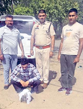 रतिया पुलिस ने अवैध पिस्तौल सहित युवक को किया गिरफ्तार