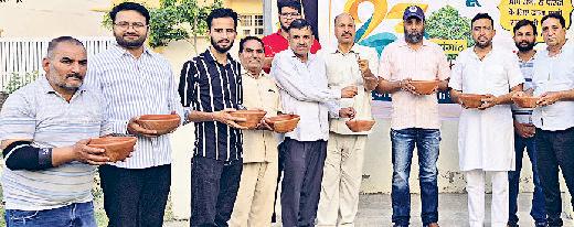 पक्षी उद्धार मुहिम में जुटे डेरा श्रद्धालु