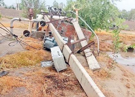 आंधी के साथ आई बारिश, 268 खंभे और 28 ट्रांसफार्मर क्षतिग्रस्त