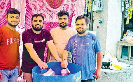 गुरुकृपा सेवा मंडल ने की जल सेवा