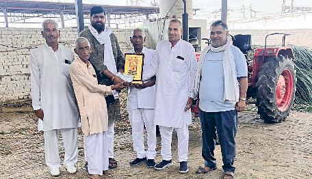 भाकियू युवा प्रदेशाध्यक्ष ने गोशाला को सौंपी 11 हजार की सहायता राशि