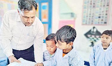 निपुण से निपुणता की और बढ़ते कदम 10वीं और 12वीं में छाई दो बहनें