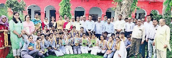 शानदार रहा लुखी स्कूल का परीक्षा परिणाम