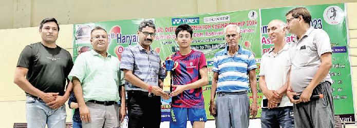आरपीएस के अथर्व व वान्या ने बैडमिंटन प्रतियोगिता में लहराया परचम