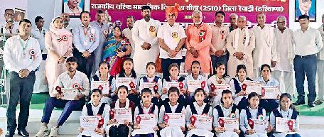 सीहा स्कूल के प्रतिभा प्रोत्साहन समारोह में पांच दर्जन विद्यार्थियों को किया सम्मानित
