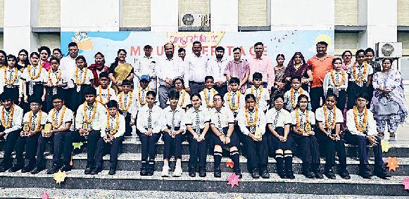 सैनिक स्कूल परीक्षा में सफलता पाने वाले सम्मानित