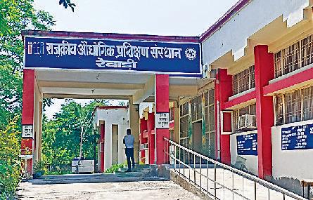 यातायात नियमों का पालन जरूरी