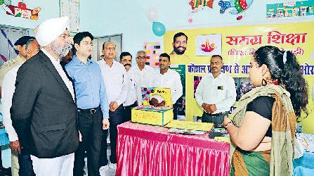 डालसा व जिला प्रशासन ने बीकेपुर में लगाया मेगा लीगल सर्विस कैंप, ग्रामीणों को मिला अनेक योजनाओं का लाभ