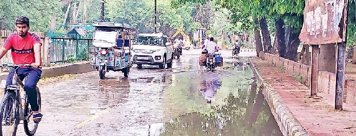 तापमान ने लगाई 6.0 डिग्री की छलांग, उमस ने छुड़ाए पसीने