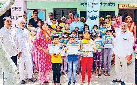 जीवड़ा स्कूल में प्रतिभाशाली विद्यार्थियों को किया सम्मानित