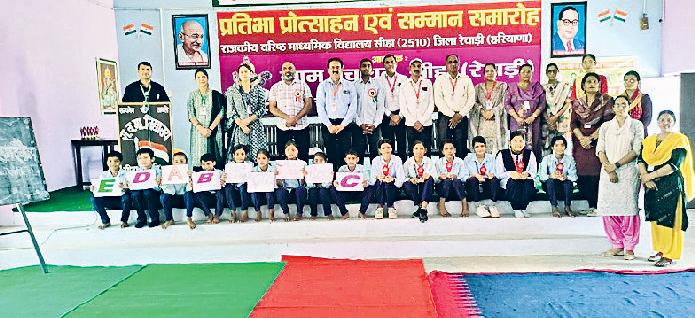 समर कैंप में विद्यार्थियों ने किया प्रतिभा का प्रदर्शन