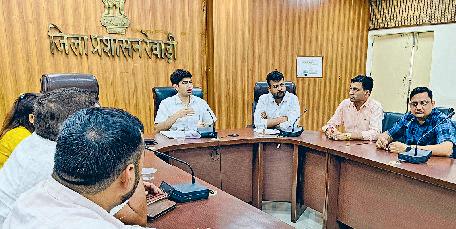 पौधरोपण अभियान में बढ़ चढ़कर ले भाग