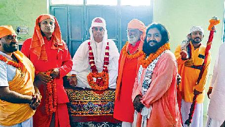 कलाकारों के तलवारबाजी के कारनामों ने हतप्रभ किया