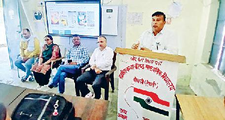 सीनियर सैकेंडरी स्कूल में समर कैंप में दी बच्चों को जानकारी