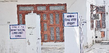 गलत कार्य के लिए दबाव नहीं डीएमसी को स्वीकार सीएम से 'निपटवाने' के लिए रणनीति हो रही तैयार