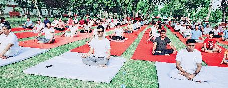 नियमित योग जरूरीः हेमेंद्र कुमार