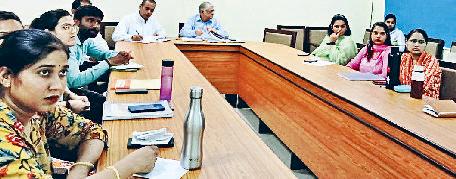 आईजीयू में साहित्य समीक्षा उभरते प्रतिमान तथा महत्व पर कार्यशाला
