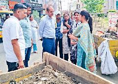 दिल्ली बाइपास, छोटूराम चौक, पुराना बस स्टैंड पर निगम ने चलाया सफाई अभियान