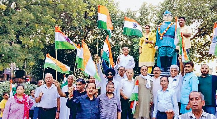 तिरंगा यात्रा में उमड़ा भाजपाइयों का हूजुम