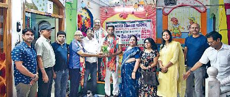 डीएलएफ स्थित शाइनिंग स्टार्स में लगाया निःशुल्क चिकित्सा कैंप, मरीजों की जांच