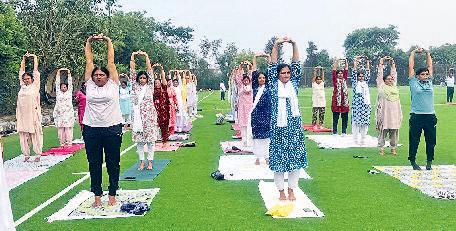 11वें अंतरराष्ट्रीय योग दिवस की तैयारियां में जुटे आयोजक