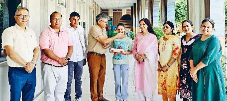 एचडी पब्लिक स्कूल की स्वाति ने रचा इतिहास, आईआईटी में चयन
