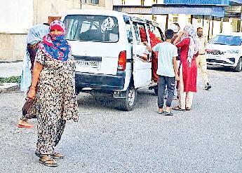 खेतों में पानी चलाने को लेकर पड़ोसी ने दो भाइयों को मारी गोली