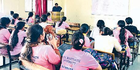 बीएमयू में विज्ञान समाज के लिए वरदान या अभिशाप विषय पर विचार गोष्ठी का आयोजन