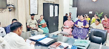 एसडीएम मुकुंद ने अधिकारियों के साथ बैठक कर सरकारी योजनाओं को पूरा करने के निर्देश दिए