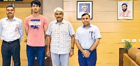 एमडीयू छात्र यांशु सेना में फ्लाइंग अफसर बने