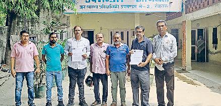 सुभाष नगर में पेयजल की किल्लत से जूझ रहे लोग पानी संकट को लेकर रेजिडेंट्स वेलफेयर ने किया प्रदर्शन