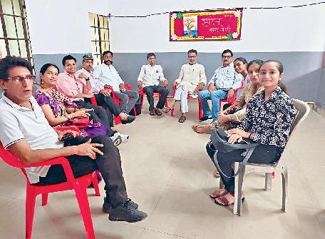 'मेरे गांव मुझे लौटा दो’ गीत से शहरीकरण की अंधी दौड़ में लोगों को दिलाई गांव की याद