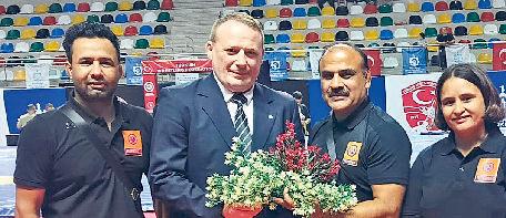 प्रो. राजेन्द्र ने अन्तर्राष्ट्रीय तकनीकी अधिकारी से लिया संन्यास