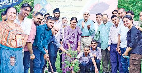 एमडीयू में पौधरोपण पखवाड़े का शुभारंभ