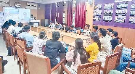 एमडीयू में बच्चे सीख रहे एआई, कोडिंग और तकनीकी कौशल
