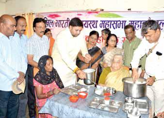 अभा कायस्थ महासभा ने मातृ-पितृ सेवा दिवस के रूप में कैलाश नारायण सारंग की जयंती मनाई